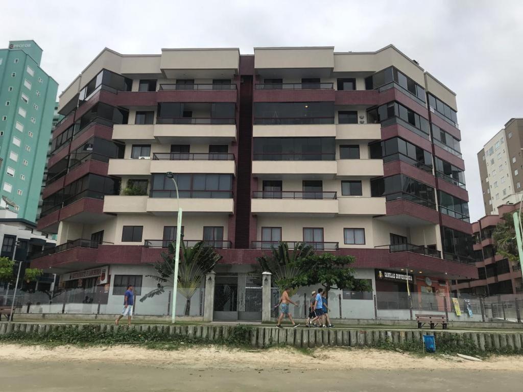 Apartamento Meia Praia Lateral Mar Itapema Eksteriør billede
